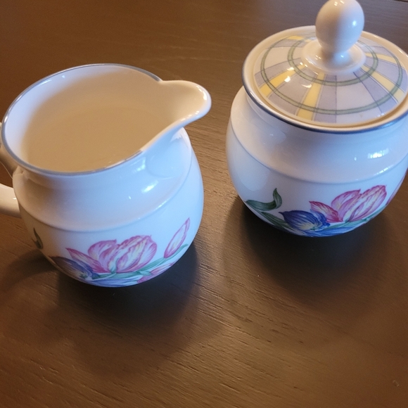 Royal Doulton Other - Royal Doulton Floral Creamer and Sugar Bowl Set